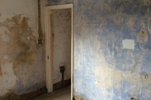 Skimming ceiling and walls